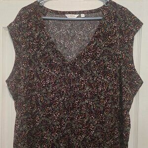Ladies sleeveless blouse